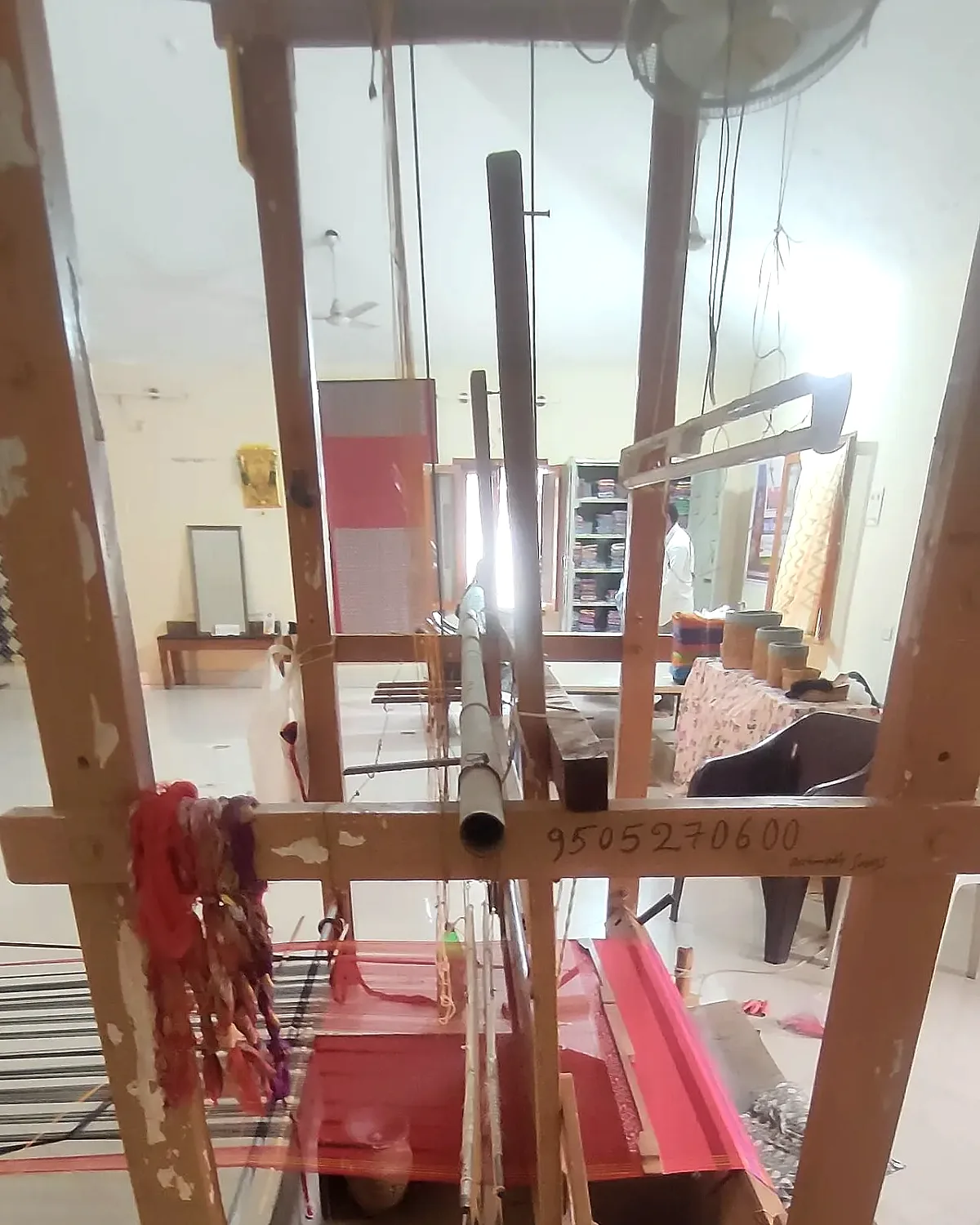 Pochampally ikat — Traditional waving machine at Pochampally